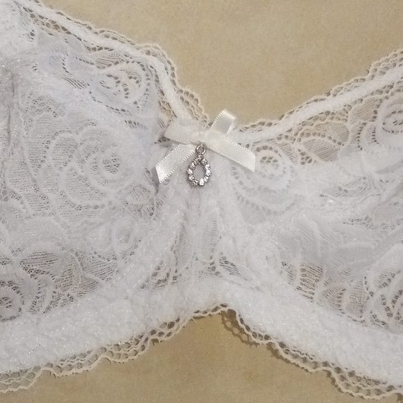 NWT Gorgeous White Lace Underwire Non Padded Diamond Bra Size 38D - Picture 2 of 7